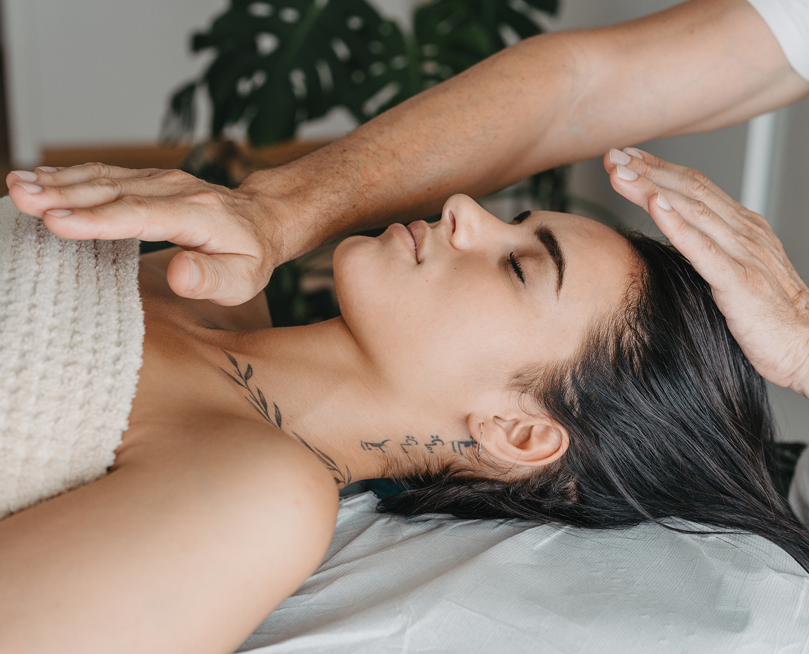 Person receiving a relaxing Reiki session.